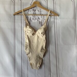 SKIMS Seamless Sculpt Thong Bodysuit Sand Women's Size Small NWOT